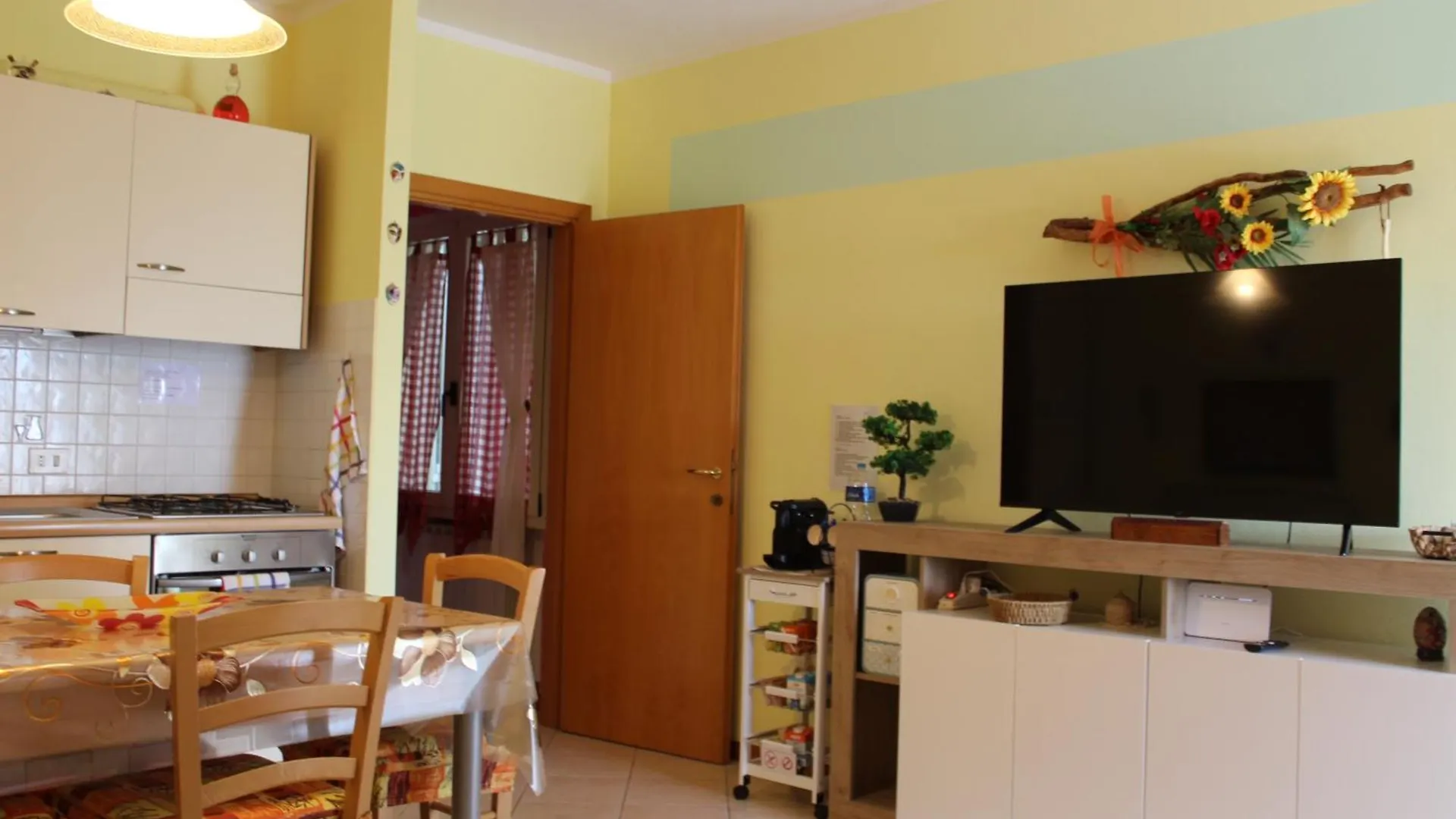شقة Casa Arcobaleno On Via Francigena غامباسي تيرمي إيطاليا
